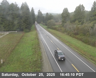 US-101 : North Of SR-197 - Looking North (C015)