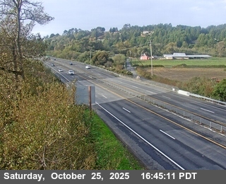 US-101 : North Of SR-299 - Looking North (C005)