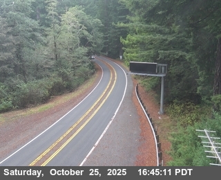 US-101 : South Of Cushing Creek - Looking North (C018)