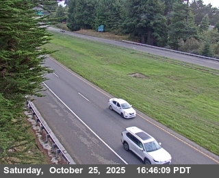 US-101 : South Of SR-299 - Looking South (C004)