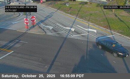 I-5 : (537) SB Disneyland Off Ramp