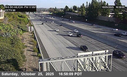 I-5 : (89) North of La Paz Road (South of Alicia)