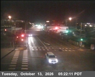 T251E -- SR-13 : E13 AT 7TH ST - Looking East
