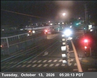 T251N -- SR-13 : E13 AT 7TH ST - Looking North